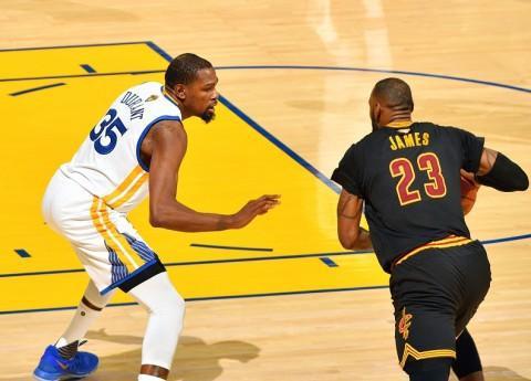 球队背后优 球队背后优