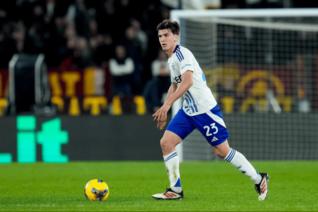 借助中场的 借助中场的